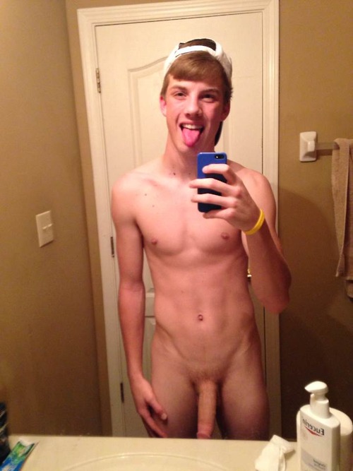teen_boys_nude_selfies (2).jpg